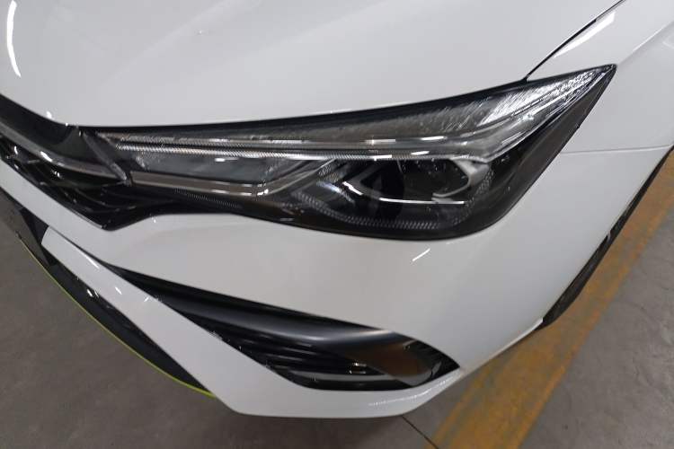 Used Roewe i5 2021 1.5L Manual Platinum Edition Left Front Headlight