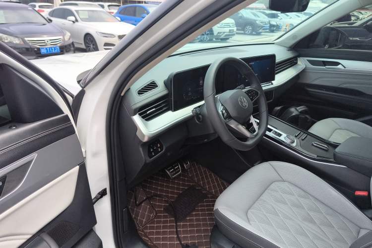 Used Volkswagen Tavendor 2023 380TSI Four-Wheel Drive R-Line Cruise Edition
