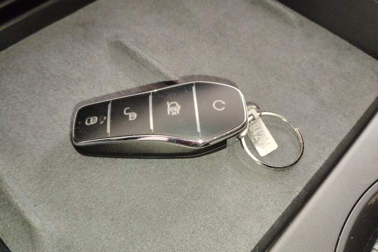 Used BYD Seal 06 New Energy 2025 DM-i Smart Drive 120KM Deluxe Model Vehicle Key