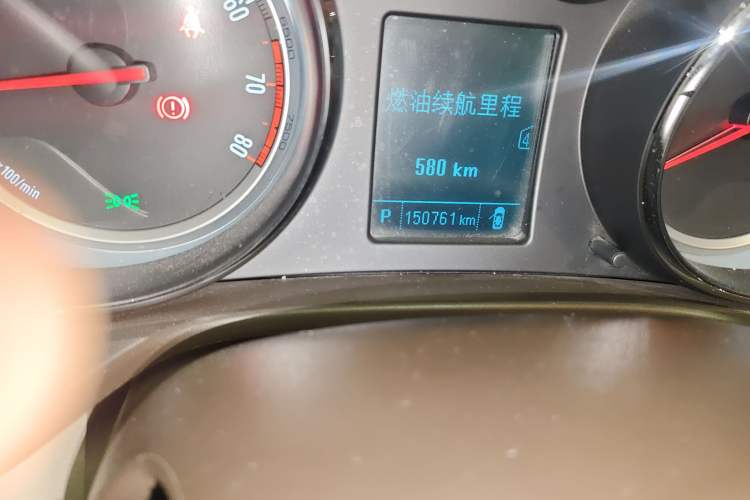 Used Buick Regal 2012 2.0L Luxury Edition Odometer Close Up