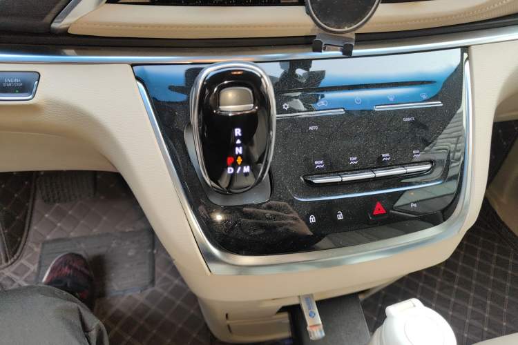 Used Buick GL8 2023 Facelifted Land Cruiser Executive Luxury Version Gear Lever