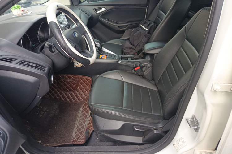 Used Ford Focus 2018 Hatchback Classic 1.6L Automatic Comfort Plus SmartDrive Edition Left Front Seat