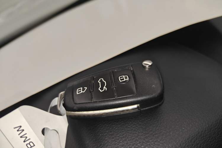 Used Audi Q3 2017 35 TFSI Style Edition Vehicle Key