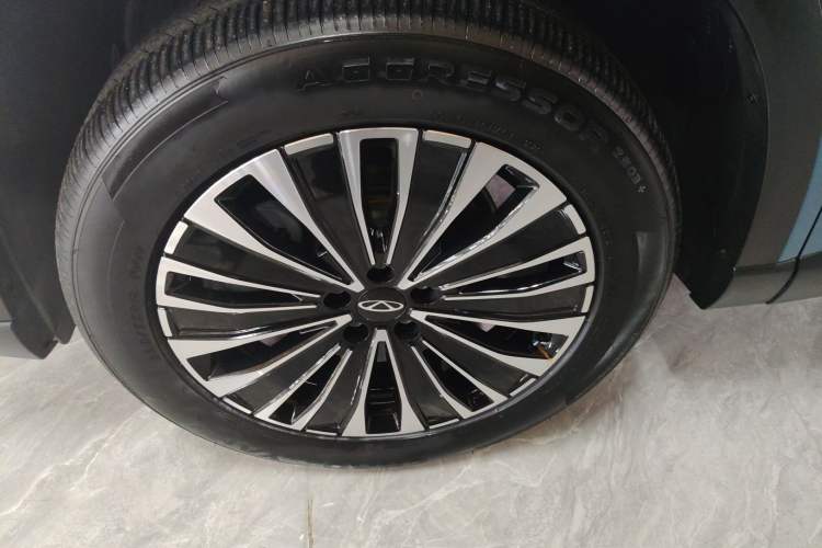 Used Chery Tiggo 8 PLUS C-DM 2025 1.5T 116 km Prestige Version 5 Seats Left Front Wheel Hub