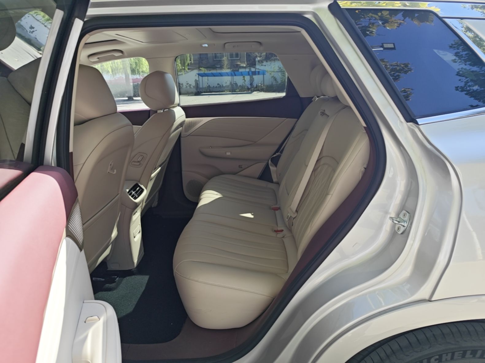 Dongfeng Aeolus L8 2025 Model 185KM Dream Edition — снимка 20