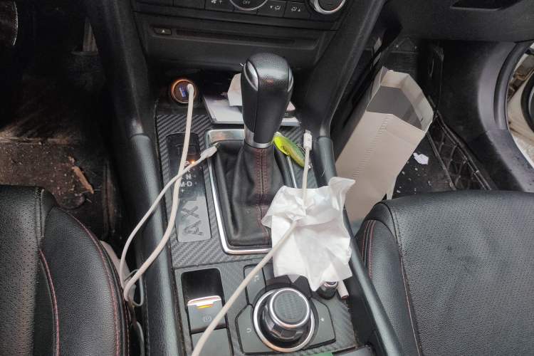 Used Mazda 3 Axela 2017 Sedan 1.5L Automatic Luxury Model Emission Standard China V
