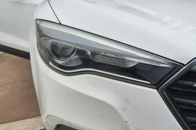 Used Bestune X80 2018 Live Edition 1.8T Automatic Luxury Model Right Front Headlight