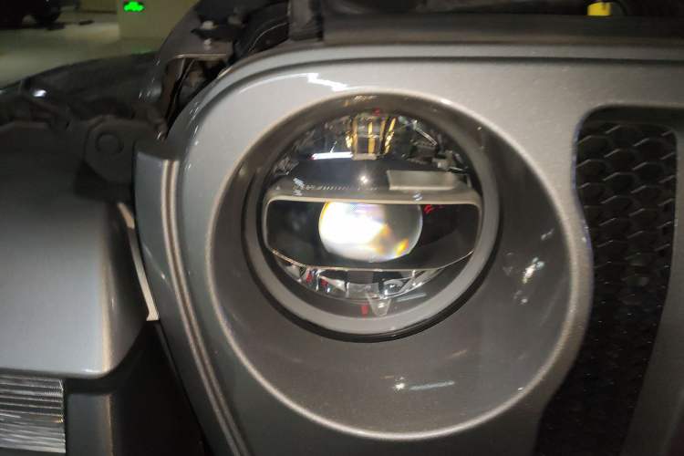 Used Jeep Wrangler 2019 2.0T Sahara 4-Door Version China V Standard
