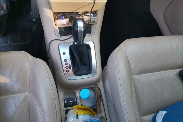 Used Volkswagen Tiguan 2013 1.8TSI Automatic Two-Wheel Drive Luxury Model Gear Lever