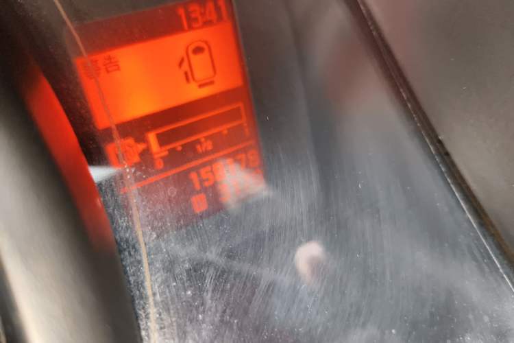 Used Nissan NV200 2012 1.6L 232 Seats Luxury Version