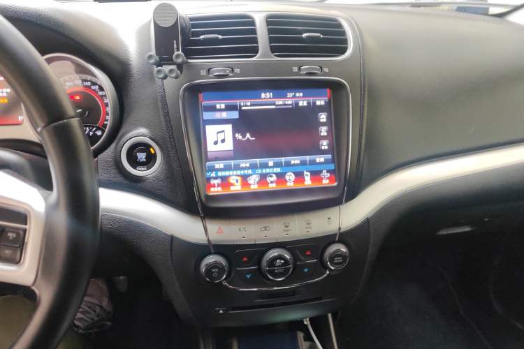 Used Dodge Journey 2013 2.4L Two-Wheel Drive Luxury Version