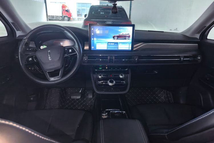 Used Lincoln Corsair 2022 2.0T Two-Wheel Drive Luxury Edition Center Console