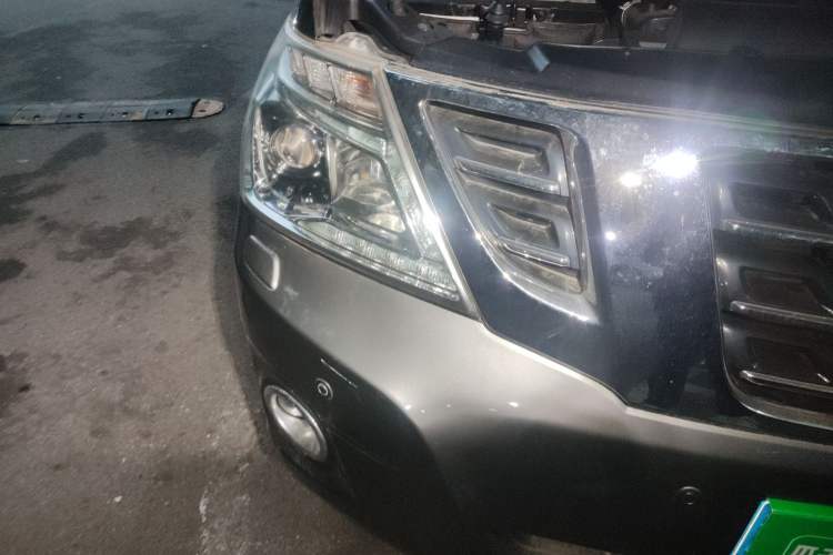 Used Nissan Patrol  Right Front Headlight