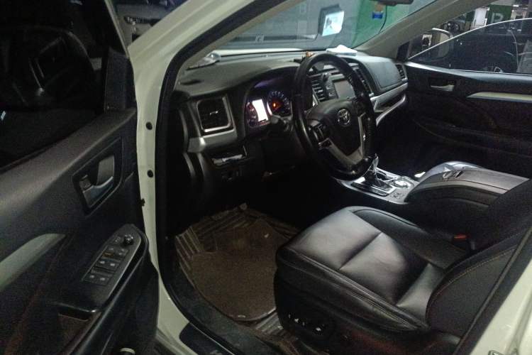 Used Toyota Highlander 2017 2.0T Four-Wheel Drive Luxury Edition 7 Seats
