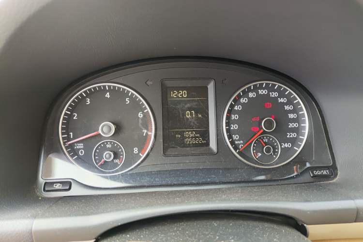 Used Volkswagen Touran 2011 1.4T Manual Zhiya Edition 5 Seats
