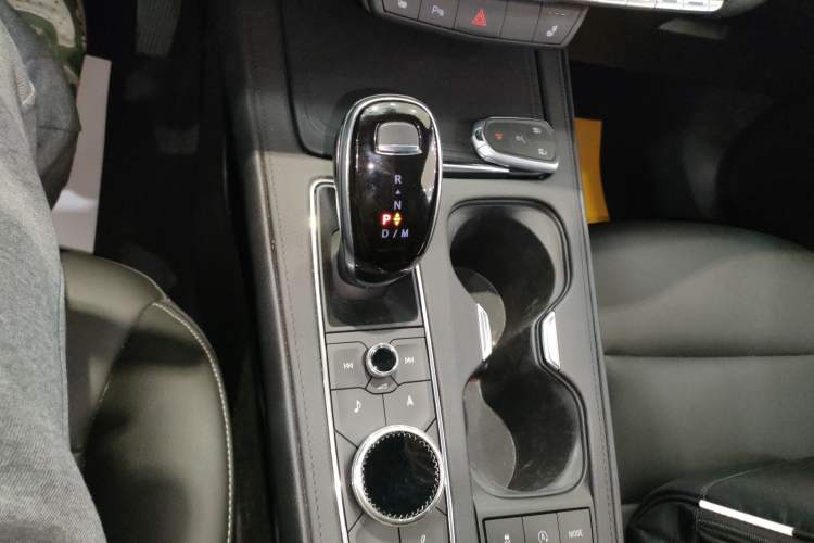 Used Cadillac XT4 2018 28T Two-Wheel Drive Leading Version