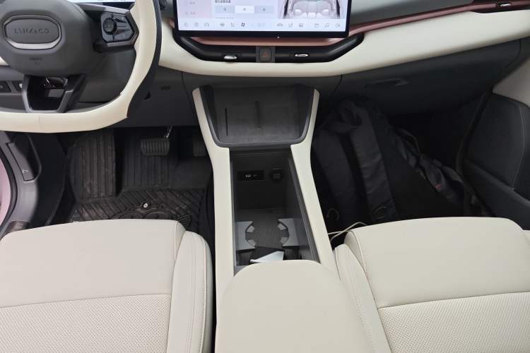 Used Lynk & Co 06 EM-P 2023 EM-P 126 Long-Range Halo Gear Lever