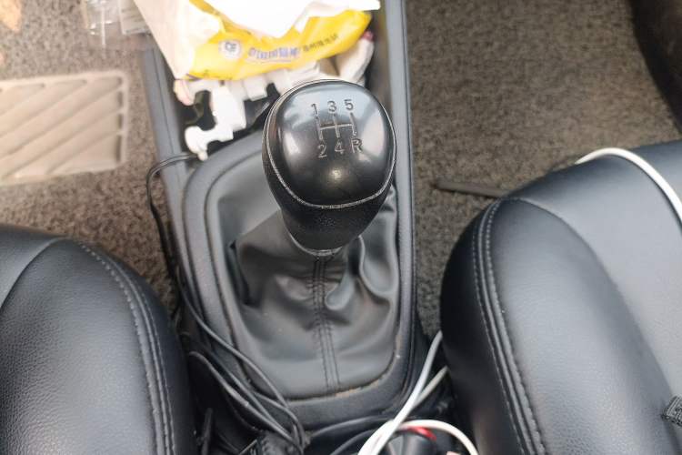 Used Hyundai Verna (older generation) 2017 1.4L Manual Refreshed Version China V Standard Gear Lever