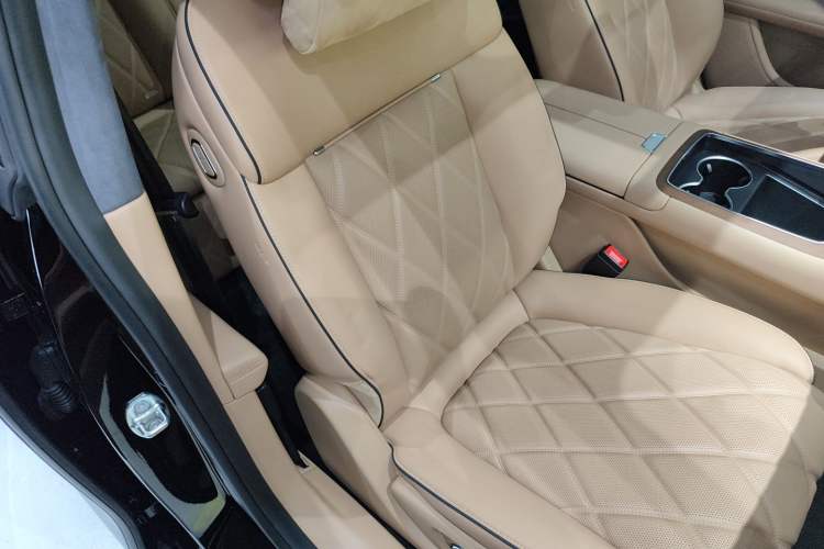 Used Hima Stelato S9 2025 Extended-Range Max Right Front Seat