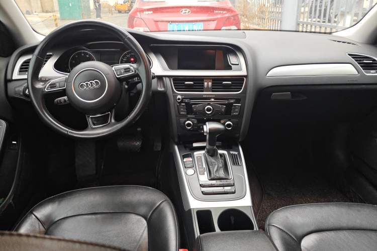 Used Audi A4L 2016 35 TFSI Collector's Edition Automatic Standard Model Center Console