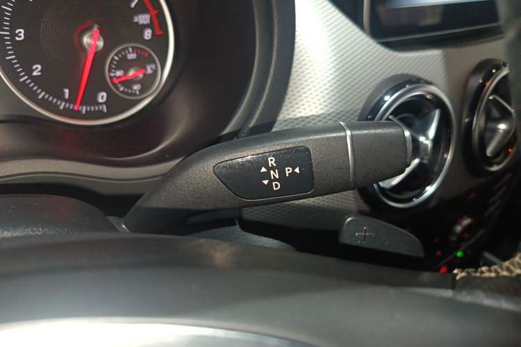 Used Mercedes-Benz B-Class 2019 B 200 Fashion Model Gear Lever