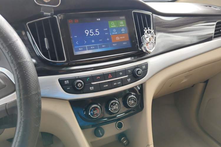 Used Baojun 730 2016 1.5L Manual Comfort Version 7 Seats China V Emission Standard