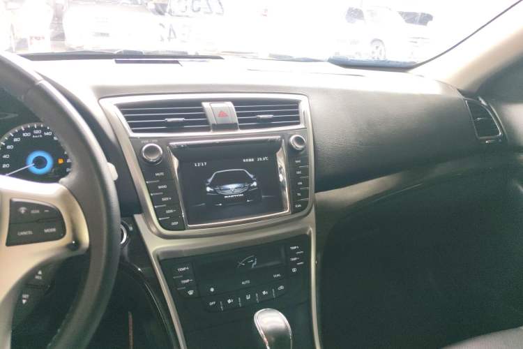 Used CHANGAN Raeton 2014 1.8T Automatic Prestige Anniversary Edition China V Standard Audio And AC Panel