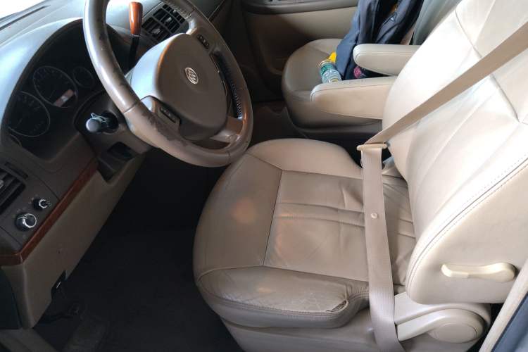 Used Buick GL8 2011 2.4L CT Comfort Edition Left Front Seat