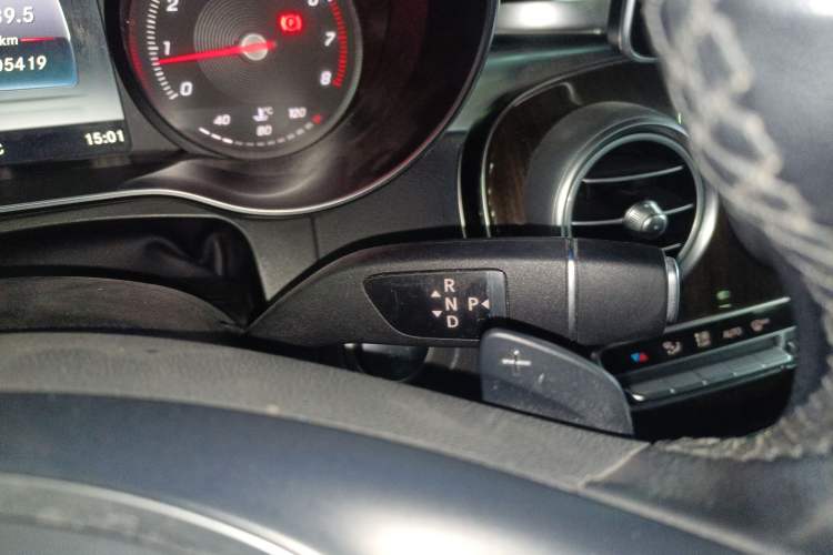 Used Mercedes-Benz GLC 2019 GLC 260 L 4MATIC Dynamic Model Gear Lever