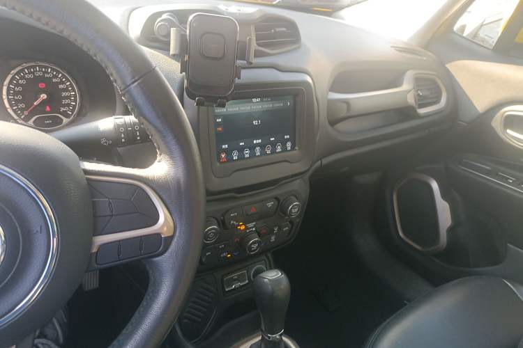 Used Jeep Renegade 2018 Connected Large Screen Version 180T Automatic Jingneng Version
