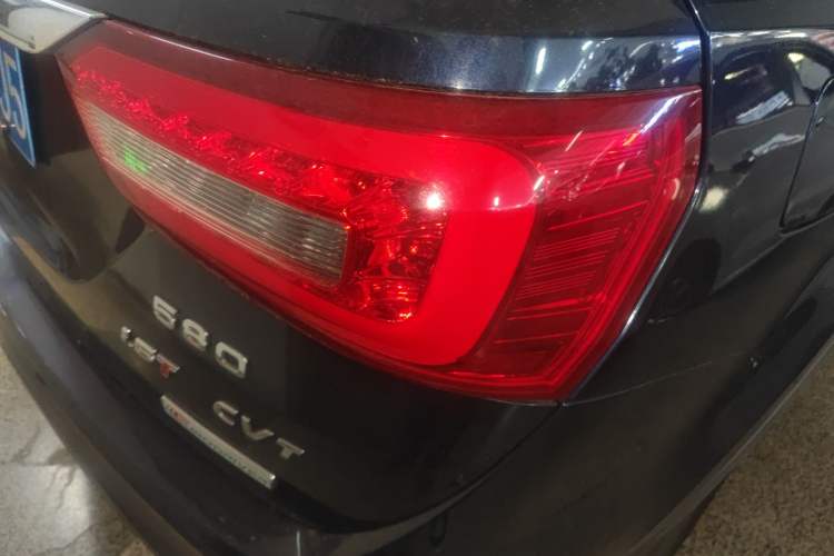 Used Dongfeng Fengon 580 2017 1.5T CVT Luxury Model Exterior 3