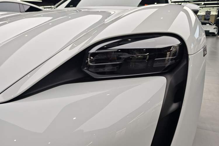 Used Porsche Taycan 2022-Year Updated Taycan