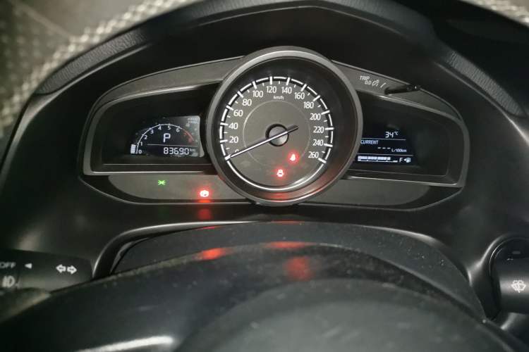 Used Mazda 3 Axela 2019 Cloud-Controlled Sedan 1.5L Automatic Luxury Model China VI Standard Odometer Close Up