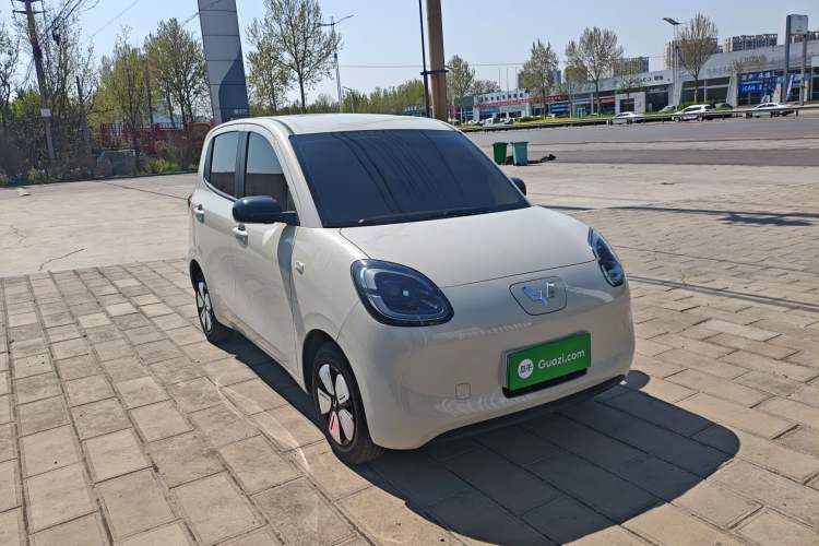 Used Wuling Hongguang MINIEV 2025 Four-Door Version Advanced Edition Front Right 45 Deg