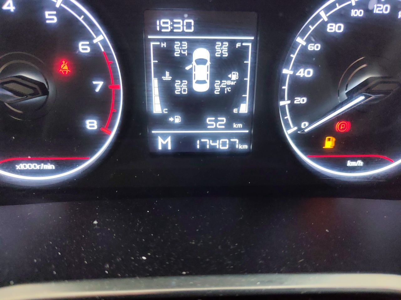 Geely Auto Coolray 2023 1.4T Manual Gold Edition — снимка 9