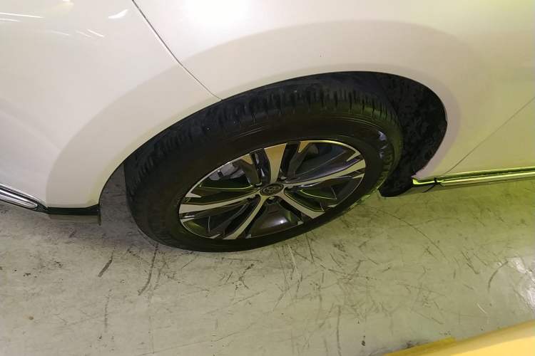 Used Toyota Venza 2023 2.0L CVT Two-Wheel Drive Luxury Edition