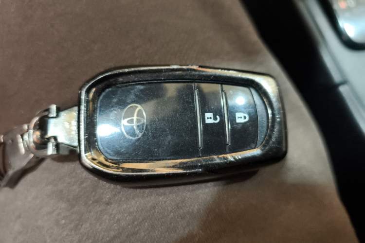 Used Toyota Highlander 2018 2.0T Four-Wheel Drive Luxury Edition 7 Seats China V Emission Standard
