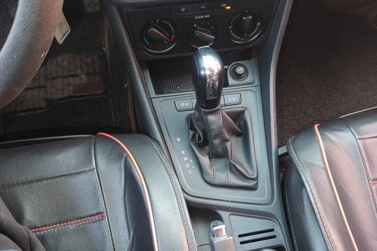 Used Volkswagen Lavida 2017 1.6L Automatic Fashion Edition
