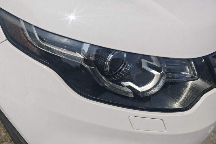 Used Land Rover Discovery Sport 2019 240 PS PURE Edition China VI Standard Right Front Headlight