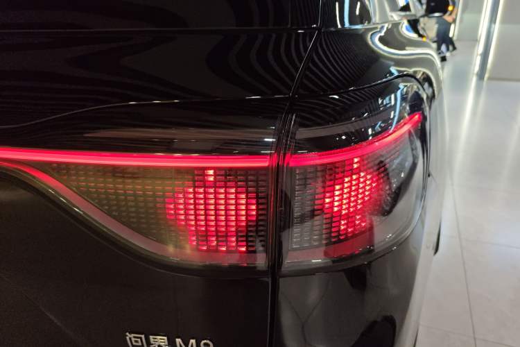 Used Hima AITO M9 2024 Range-Extended Ultra Version 52 kWh 5-Seater Model
