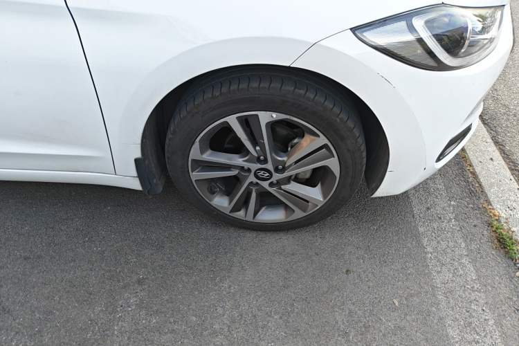 Used Hyundai Elantra (6th Generation / Lingdong) 2016 1.6L Automatic ZhiXuan – Elite Version Right Front Wheel Hub