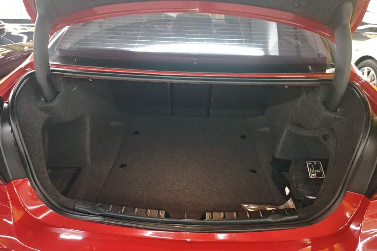 Used BMW 3 Series 2018 320Li Leading Model M Sport Package Trunk