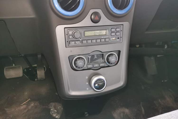 Used Foton Intelligent Blue Elf E7 2024 All-Electric Van Flat Roof 2 Seats EVE Energy 41.86 kWh