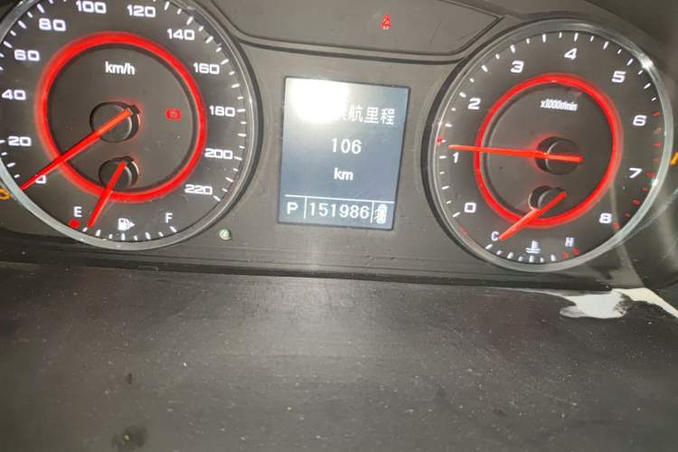 Used SAIC MAXUS G10 2018 PLUS 2.0T Automatic Elite Edition Odometer Close Up