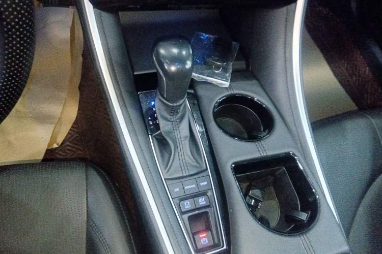 Used Toyota Avalon 2022 Dual-Engine 2.5L Luxury Edition
