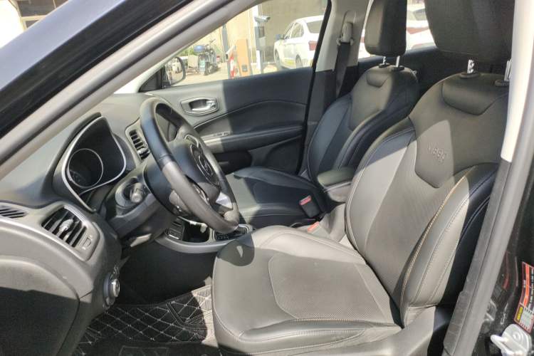 Used Jeep Compass 2019 200T Automatic Family Edition - Connected Large Screen Version