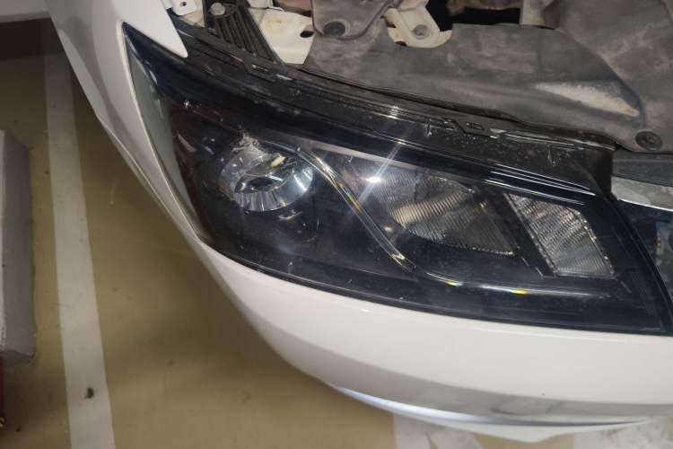 Used Geely Auto Emgrand New Energy 2016 EV Elite Model Right Front Headlight