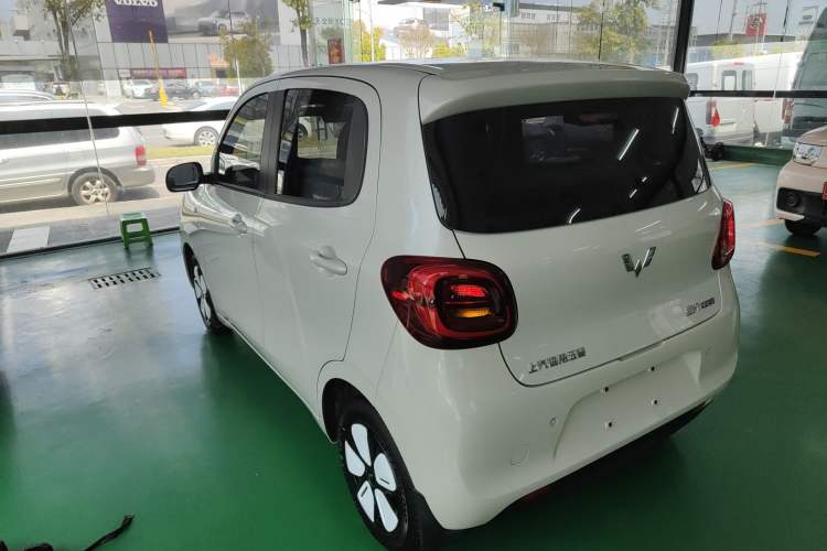 Used Wuling Hongguang MINIEV 2025 Four-Door Version Advanced Edition Exterior 2