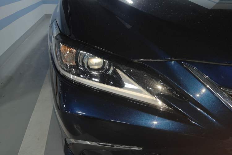 Used Lexus ES 2021 300h Excellence Edition
