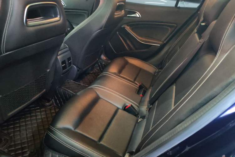 Used Mercedes-Benz GLA 2017 GLA 200 Sport Edition Left Rear Seat